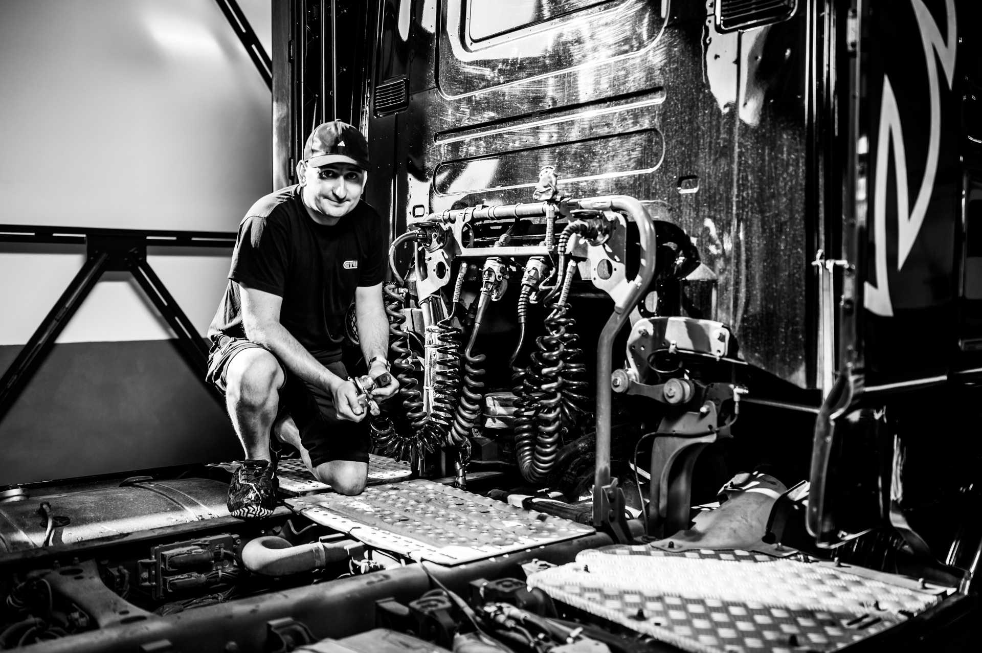 Prüfzentrum Plauen Abgas TÜV GTÜ Oldtimer Schadensgutachten Unfall TÜV-Plakette Unfallrekonstruktion Messtechnik