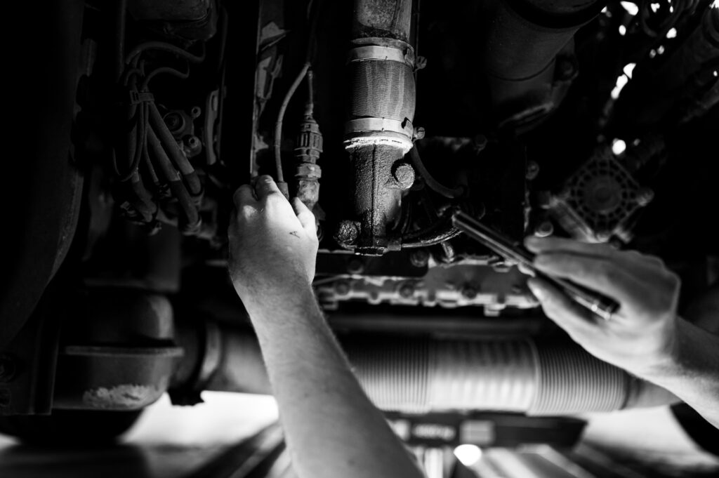 Prüfzentrum Plauen Abgas TÜV GTÜ Oldtimer Schadensgutachten Unfall TÜV-Plakette Unfallrekonstruktion Messtechnik