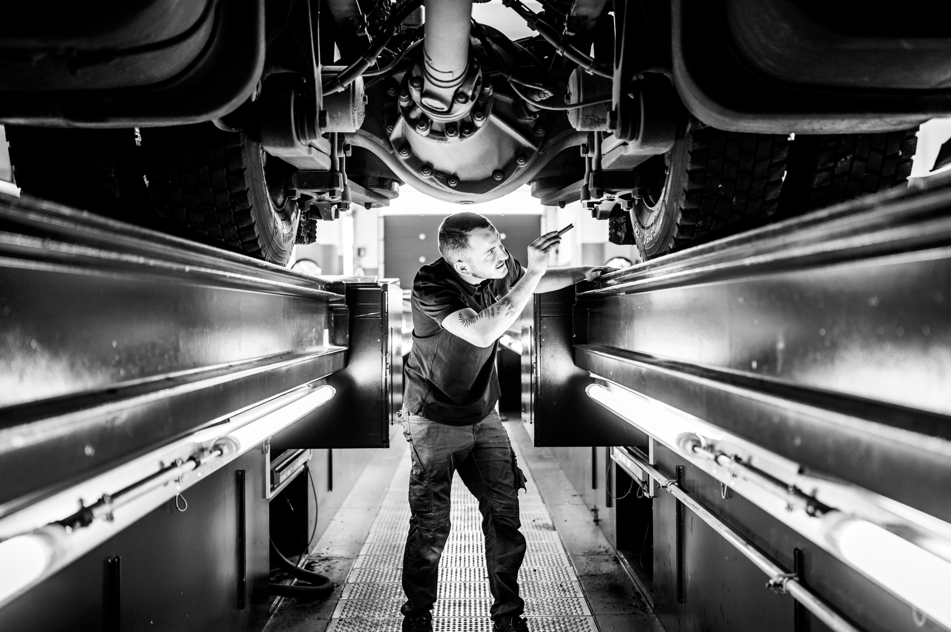 Prüfzentrum Plauen Abgas TÜV GTÜ Oldtimer Schadensgutachten Unfall TÜV-Plakette Unfallrekonstruktion Messtechnik