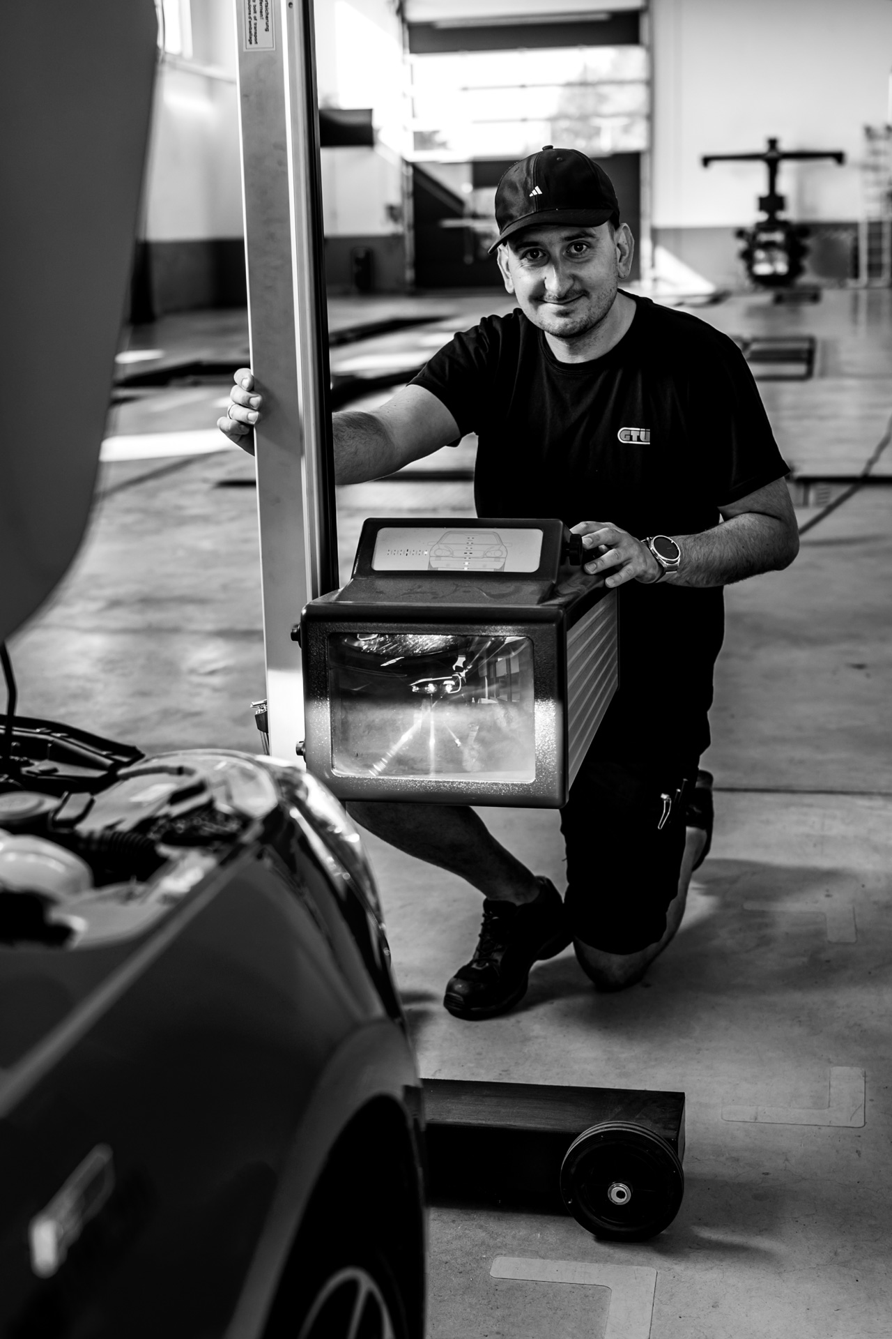 Prüfzentrum Plauen Abgas TÜV GTÜ Oldtimer Schadensgutachten Unfall TÜV-Plakette Unfallrekonstruktion Messtechnik